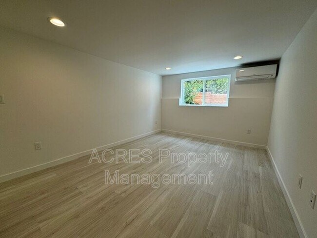 Building Photo - 9423 36th Ave SW