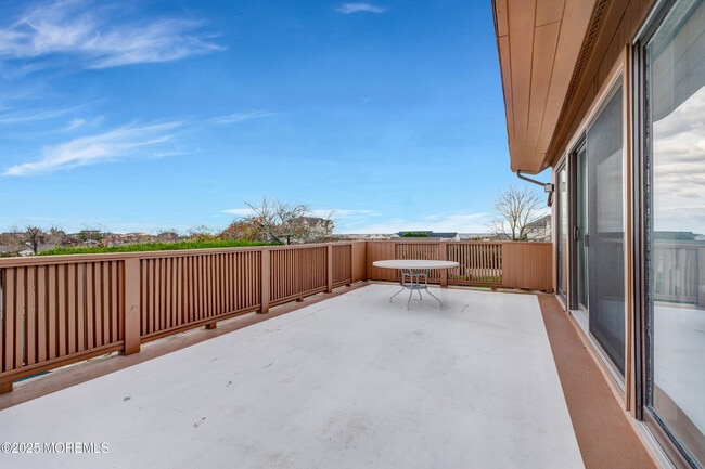 Building Photo - 19 Parker Ave