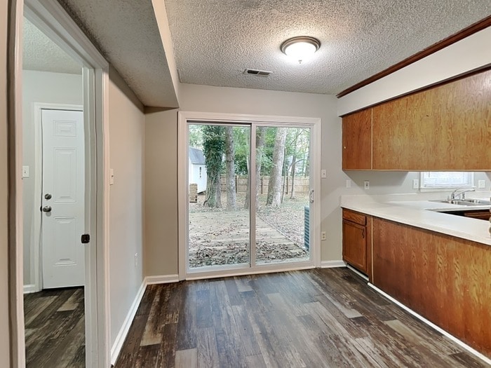 Building Photo - 7222 Lea Wood Ln