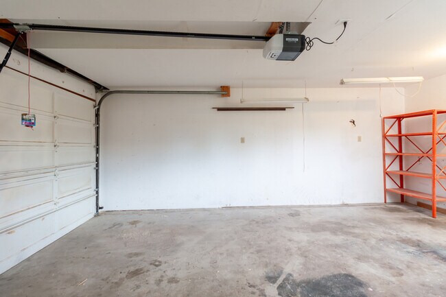 Building Photo - 657 Creighton St