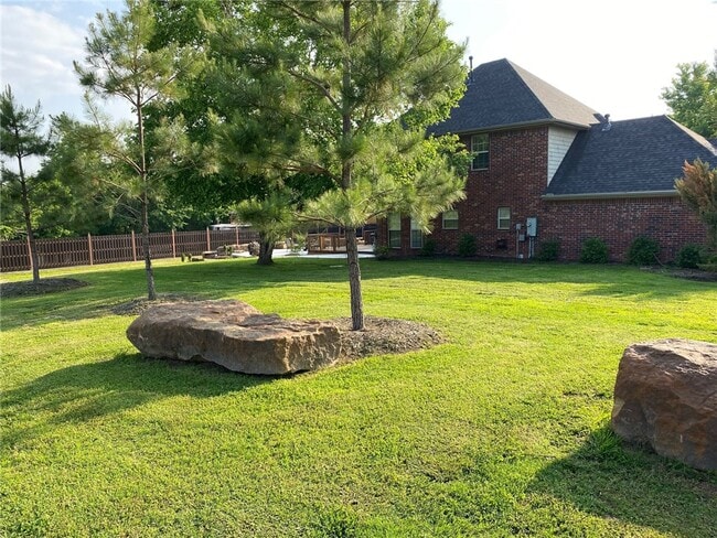 Building Photo - 6445 Dearing Rd