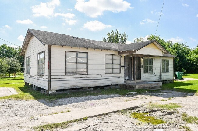 Building Photo - 6024 Collingsworth St
