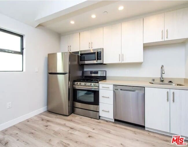 Building Photo - 483 Washington Blvd