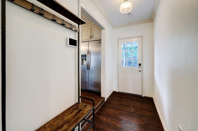 Building Photo - 2207 Stonecrest Dr