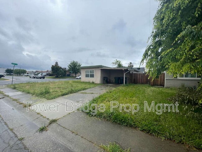 Building Photo - 2841 Taft St