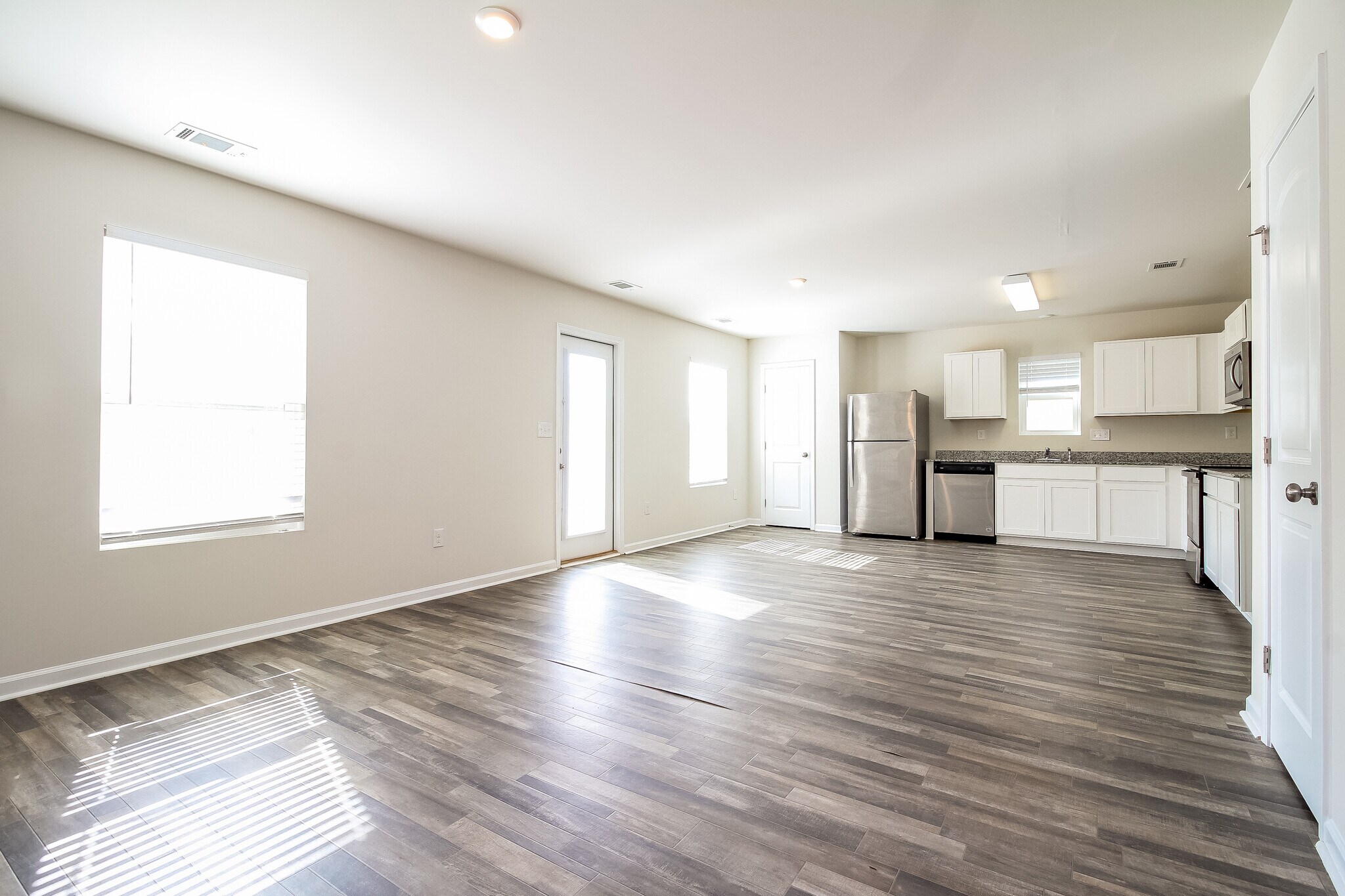 Building Photo - 246 Wadsworth Rd