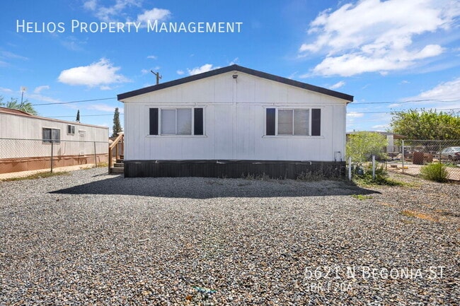 Primary Photo - 5621 N Begonia St