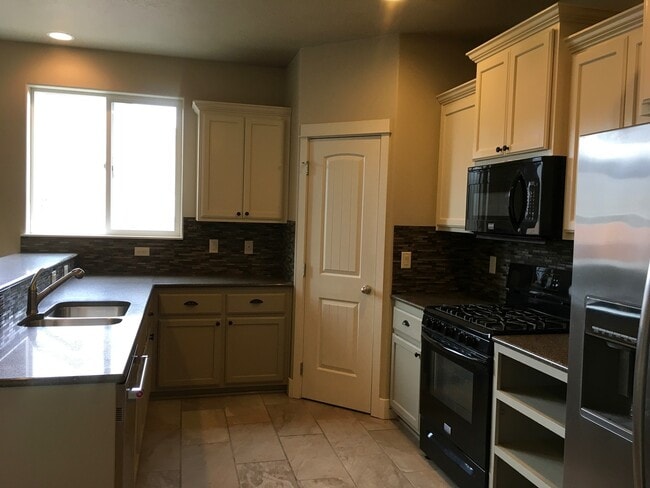 Building Photo - 21174 Capella Pl