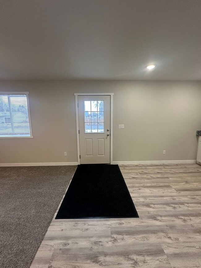 Building Photo - NEW LOWER PRICE~~Brand New & Charming 2 Bedroom, 2 Bathroom Unit in St. Anthony!