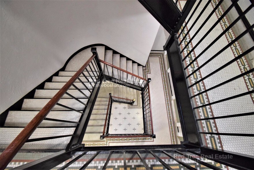 Building Photo - 288 Chestnut Hill Ave