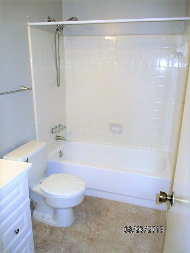 Building Photo - Private And Spacious, Ground Level, 2 Bedr...