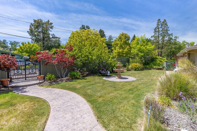 Building Photo - 84 Silverwood Dr