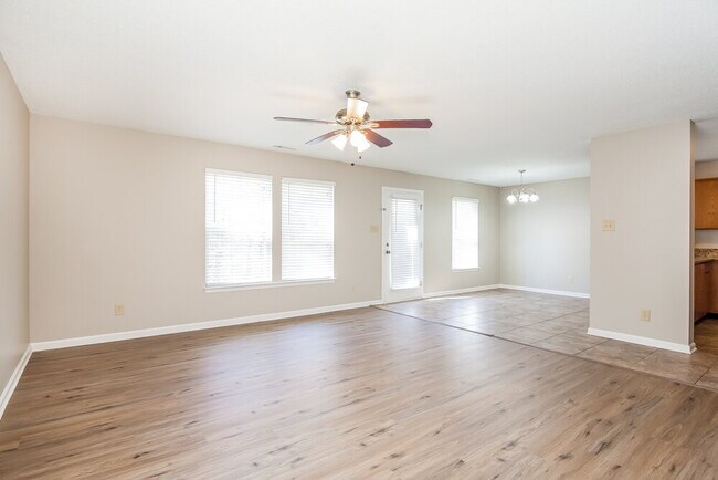 Building Photo - 1215 Willow Bridge Ct