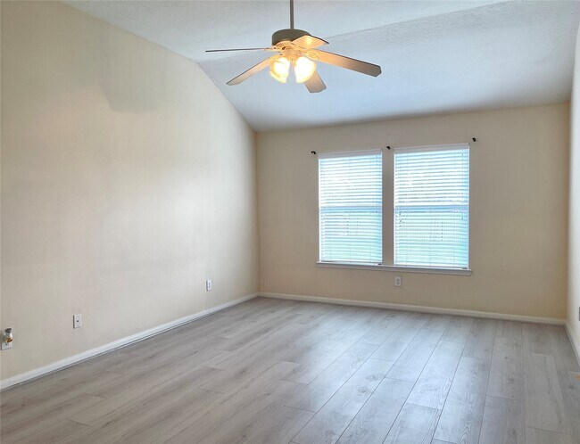 Building Photo - 910 Pickett Hill Ln