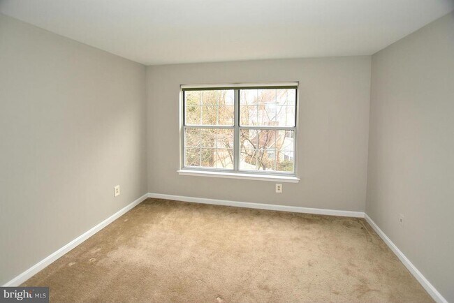 Building Photo - 5612 Willoughby Newton Dr