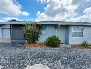 Building Photo - Adorable and Comfortable Sarasota Duplex! **Housing Choice Vouchers accepted**