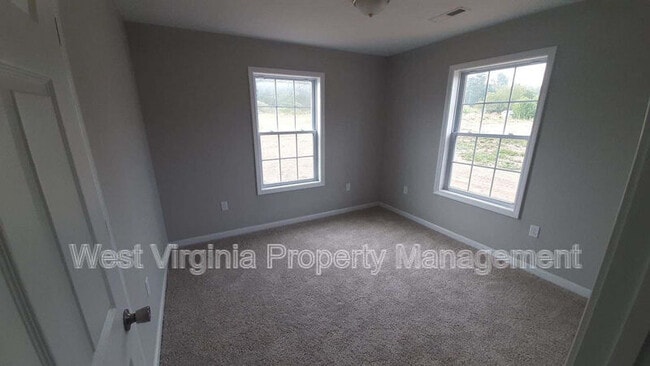 Building Photo - 732 Circleview Dr