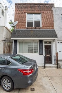 Building Photo - 635 Dudley St