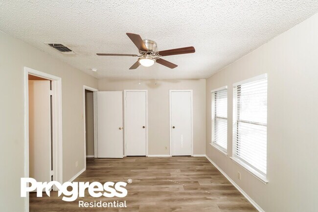 Building Photo - 8409 Forest Ridge Dr