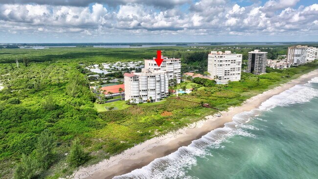 Building Photo - 3870 N Hwy A1A