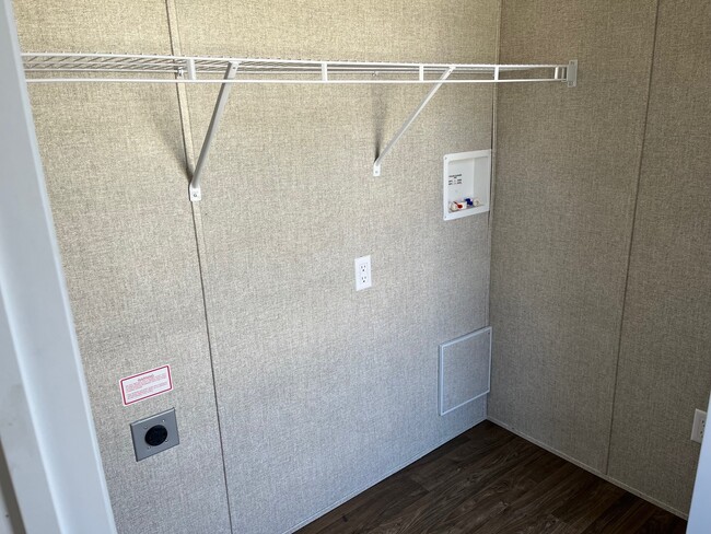 Building Photo - 85 Nettie Ave