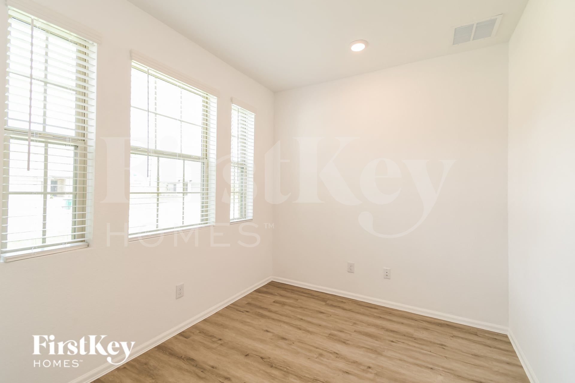 Building Photo - 707 Willow Harbor Ln