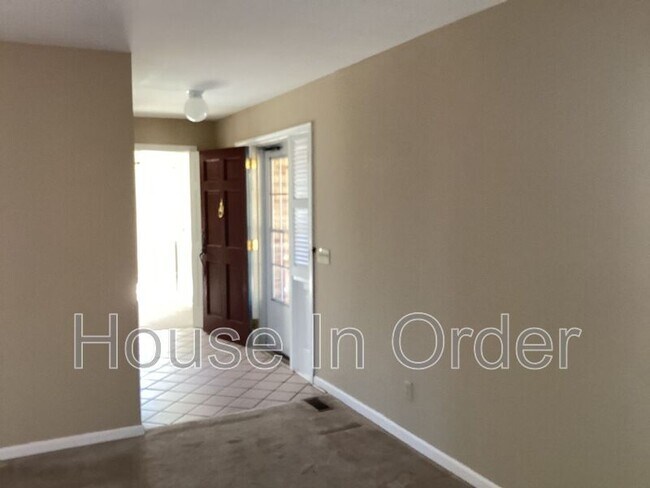 Building Photo - 112 Crooked Creek Rd