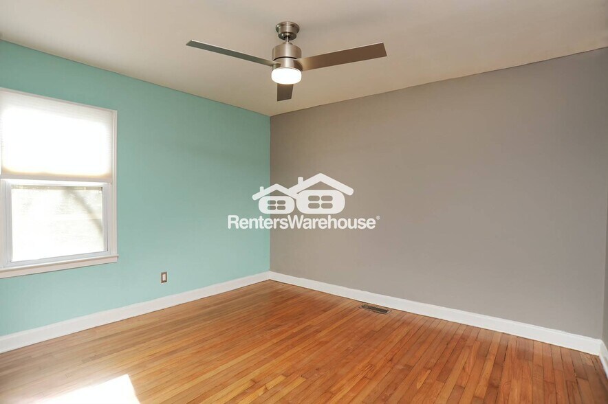 Building Photo - 1704 Belle Isle Cir NE