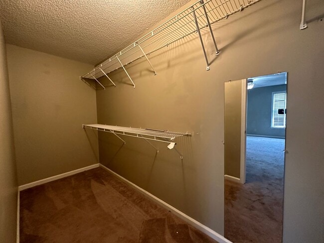 Building Photo - Three Bedroom Home in London, KY