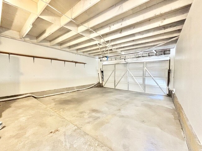 Building Photo - 3604 Ketch Ave