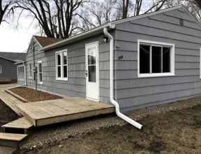 Building Photo - 909 Columbus St