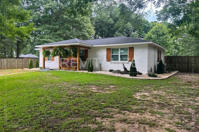 Building Photo - **Coming Soon** Stunning 3 Bedroom Home in...