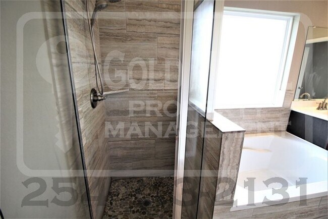 Building Photo - Charming 3-bed, 2-bath home now available ...