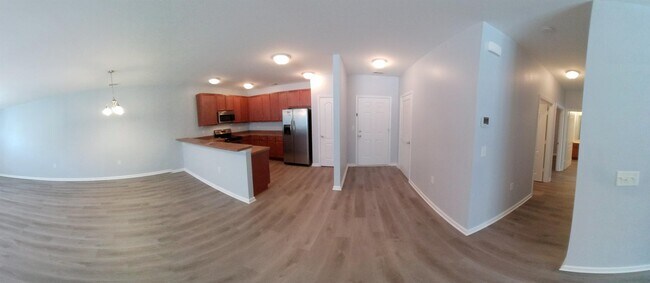 Building Photo - 908 Southmoor Dr