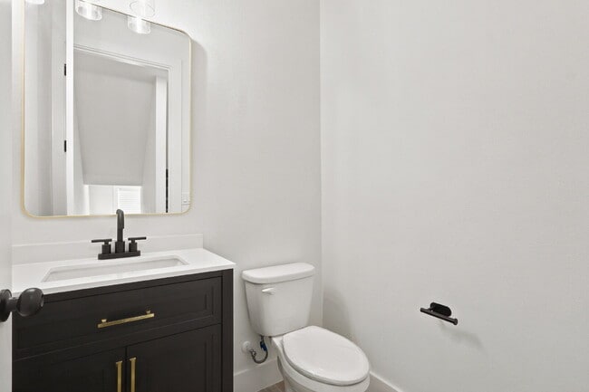 Building Photo - 2138 W Nassau St
