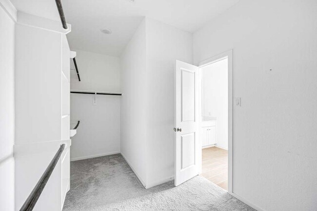 Building Photo - 26603 Woodland Strawberry Ln