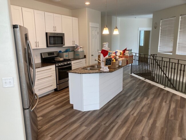 Building Photo - Beautiful Home in Highly Desired Daybreak Location!