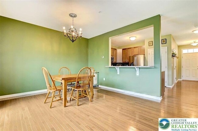 Building Photo - 4492 Cottonwood Dr
