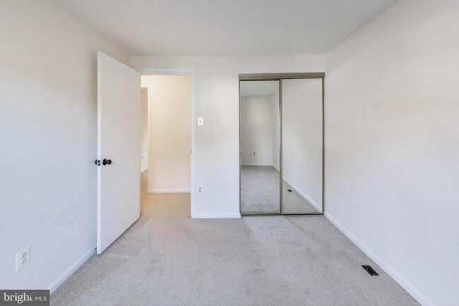 Building Photo - 17505 Longview Ln