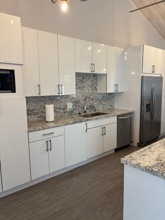 Building Photo - 419 E Atlantic Ave