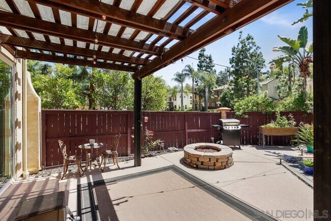 Building Photo - 907 Mira Lago Way