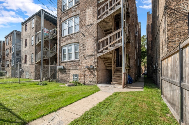 Building Photo - 8241 S Maryland Ave