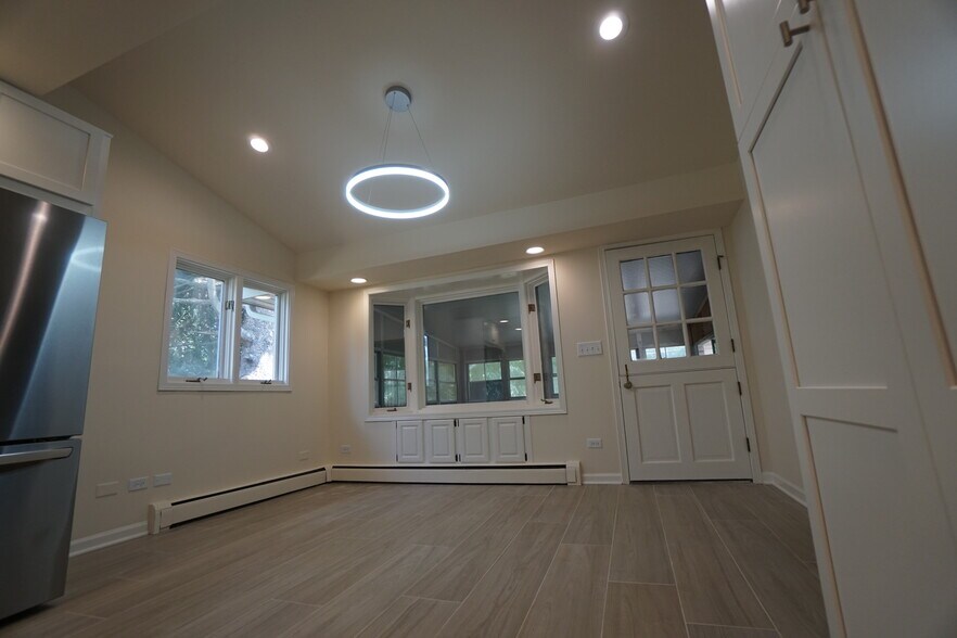Building Photo - 28W383 Behrs Circle Dr S