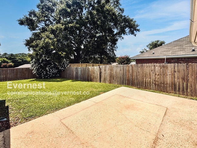 Building Photo - 213 McLaurin Dr