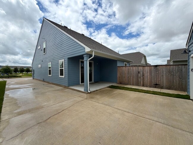 Building Photo - 207 Cherry Blossom Ln