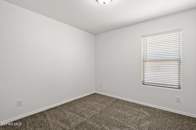 Building Photo - 2833 Maria Casas St