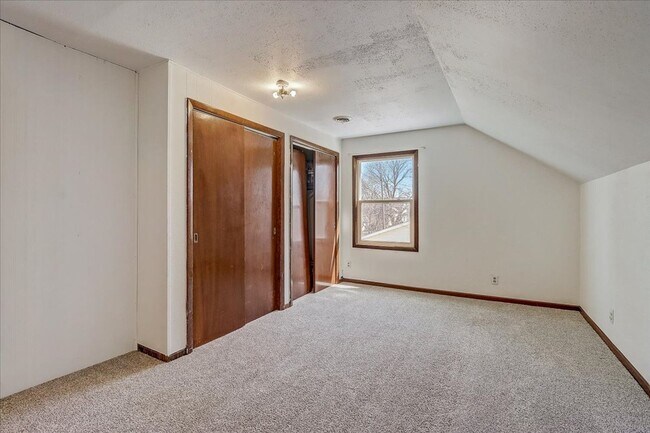 Building Photo - 4Bed/2Bath - Home For Rent in Fort Atkinson