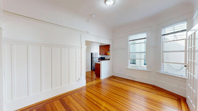 Building Photo - 1560 Sacramento St