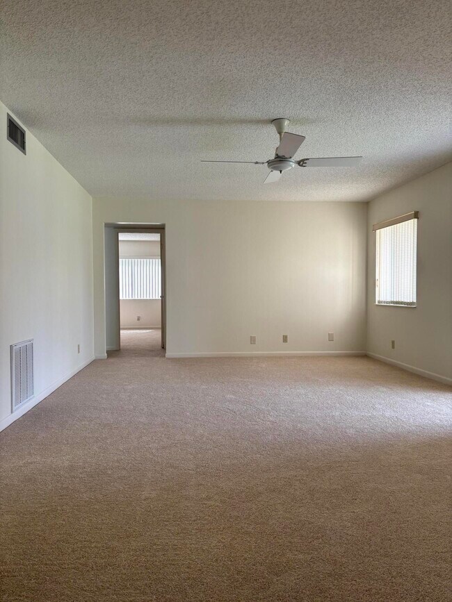 Building Photo - 331 Knotty Pine Cir