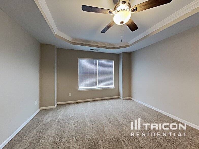 Building Photo - 7751 Parkside Dr